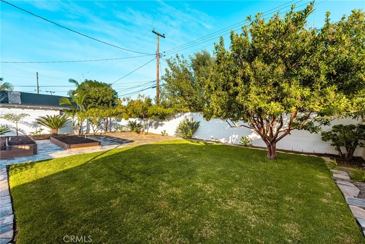 943 E Everett Place, Orange, California 92867