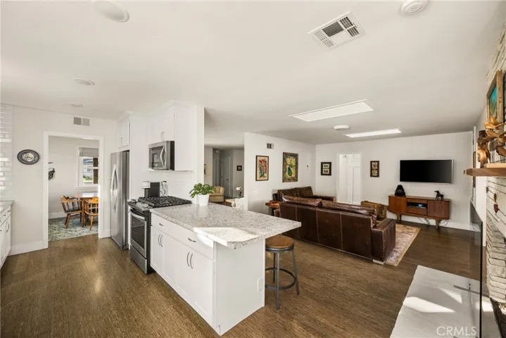 943 E Everett Place, Orange, California 92867