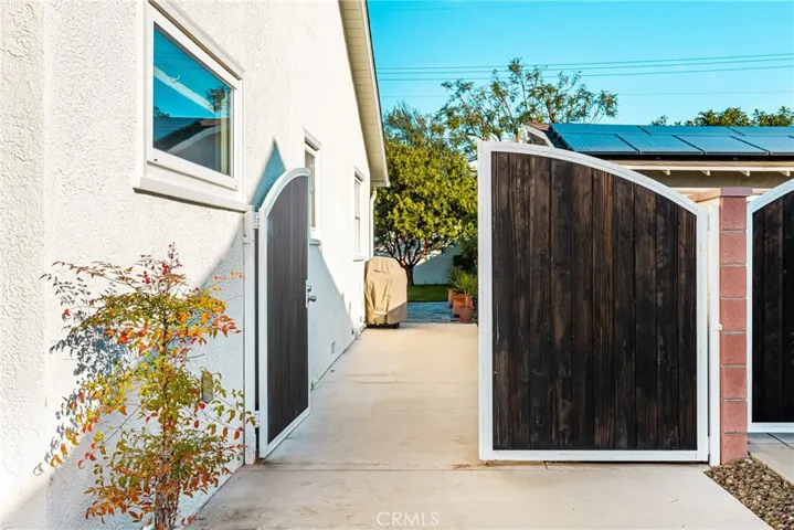 Side gate with room for RV Access
