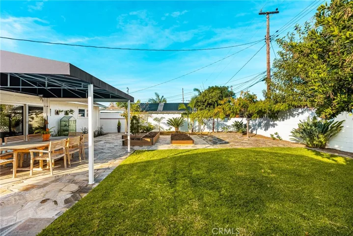 943 E Everett Place, Orange, California 92867