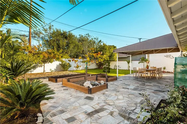 943 E Everett Place, Orange, California 92867