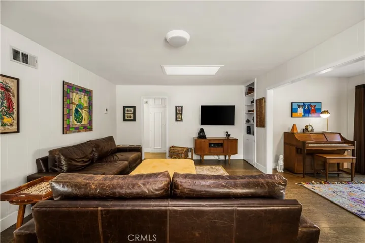 943 E Everett Place, Orange, California 92867