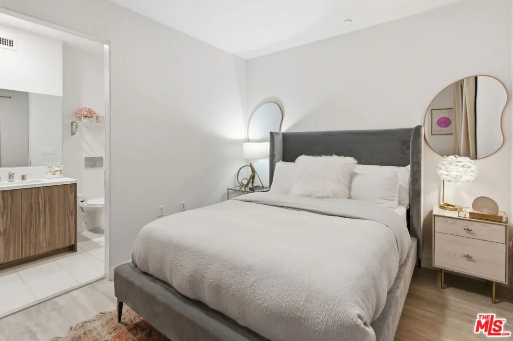 6707 N Sepulveda Boulevard, Van Nuys, California 91411 home-pic-13