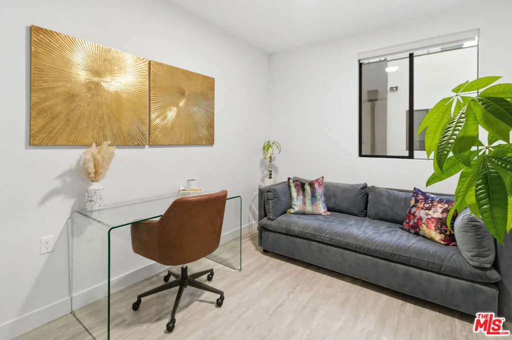 6707 N Sepulveda Boulevard, Van Nuys, California 91411 home-pic-15