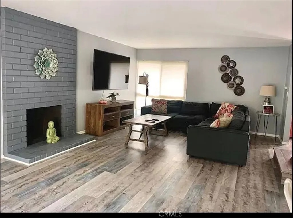 5500 Blanco, Woodland Hills, California 91367 home-pic-2