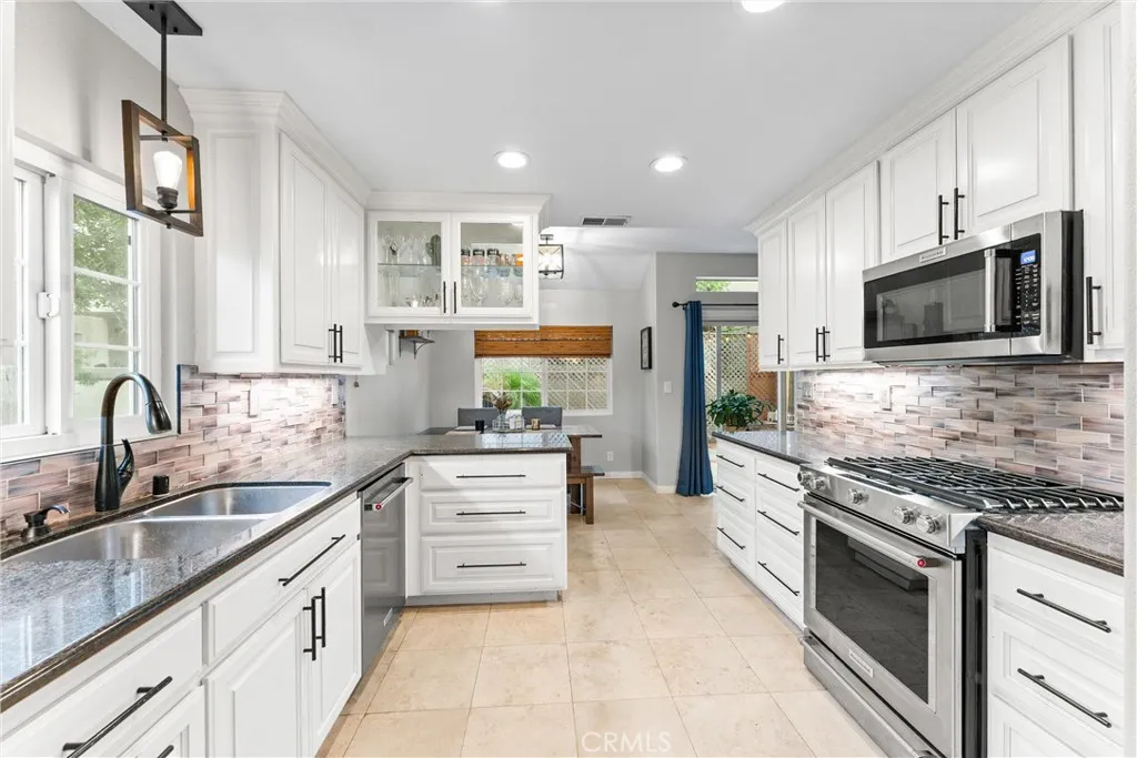 4700 Warner Avenue 112, Huntington Beach, California 92649 home-pic-9