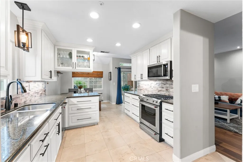4700 Warner Avenue 112, Huntington Beach, California 92649 home-pic-8