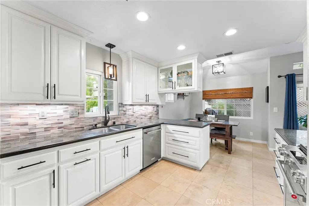 4700 Warner Avenue 112, Huntington Beach, California 92649 home-pic-10
