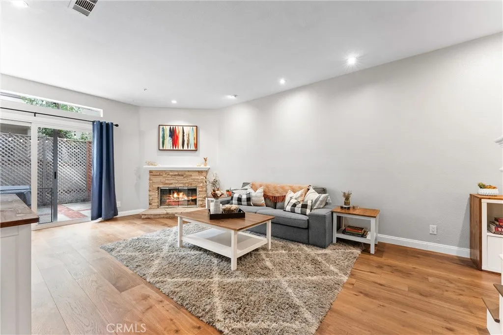 4700 Warner Avenue 112, Huntington Beach, California 92649 home-pic-3