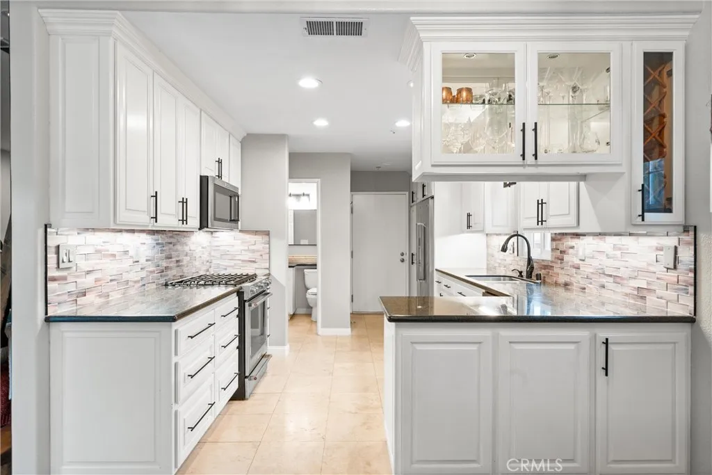 4700 Warner Avenue 112, Huntington Beach, California 92649 home-pic-7