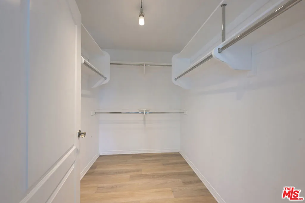 8555 Cashio Street Ph4, Los Angeles, California 90035 home-pic-16