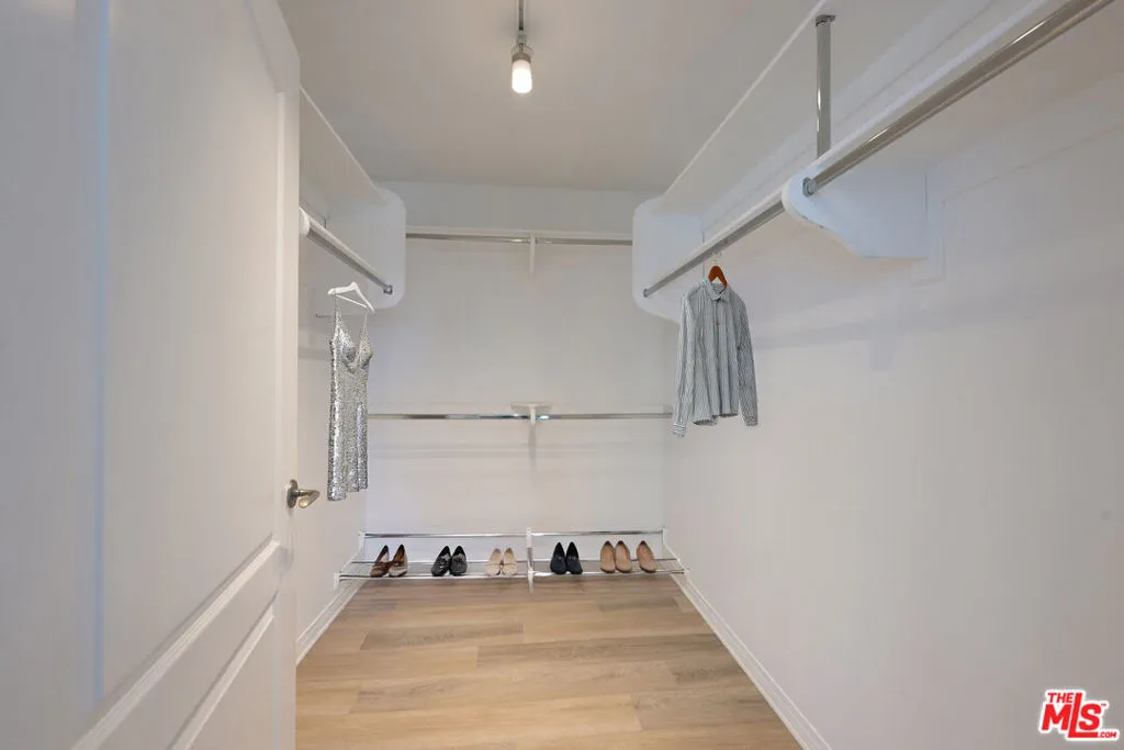 8555 Cashio Street Ph4, Los Angeles, California 90035 home-pic-34