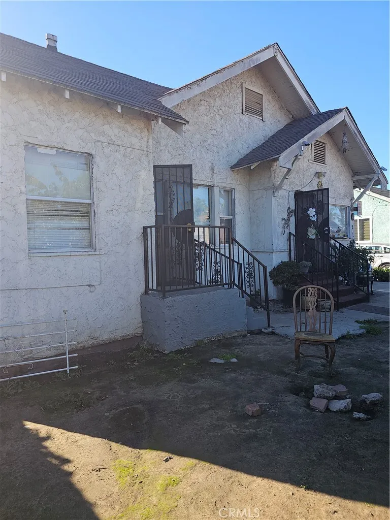 210 85th Place, Los Angeles, California 90003 home-pic-0