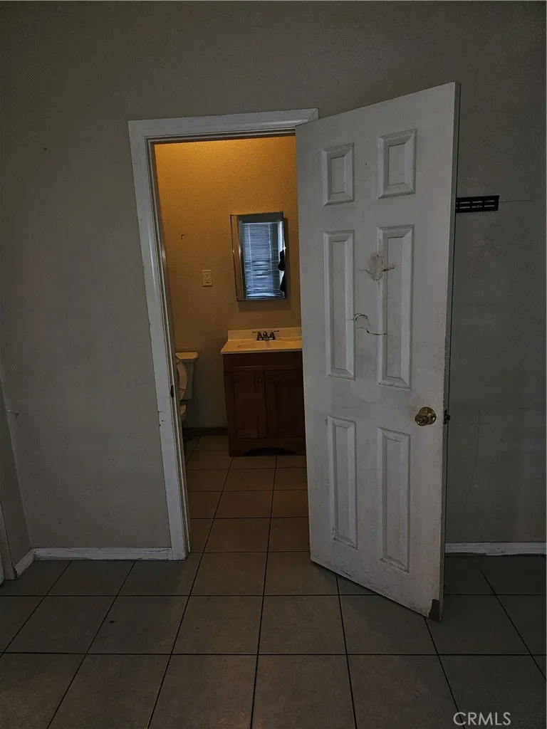 210 85th Place, Los Angeles, California 90003 home-pic-14