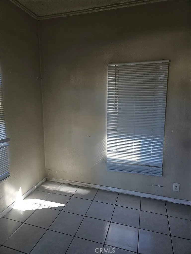 210 85th Place, Los Angeles, California 90003 home-pic-12