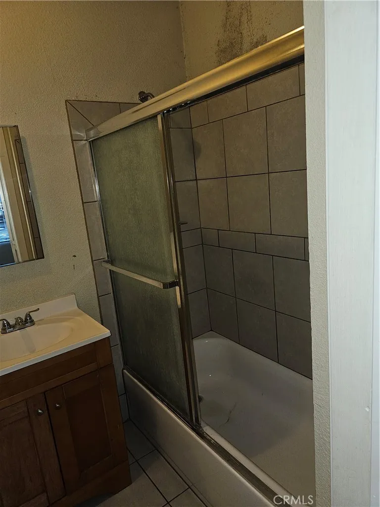 210 85th Place, Los Angeles, California 90003 home-pic-8