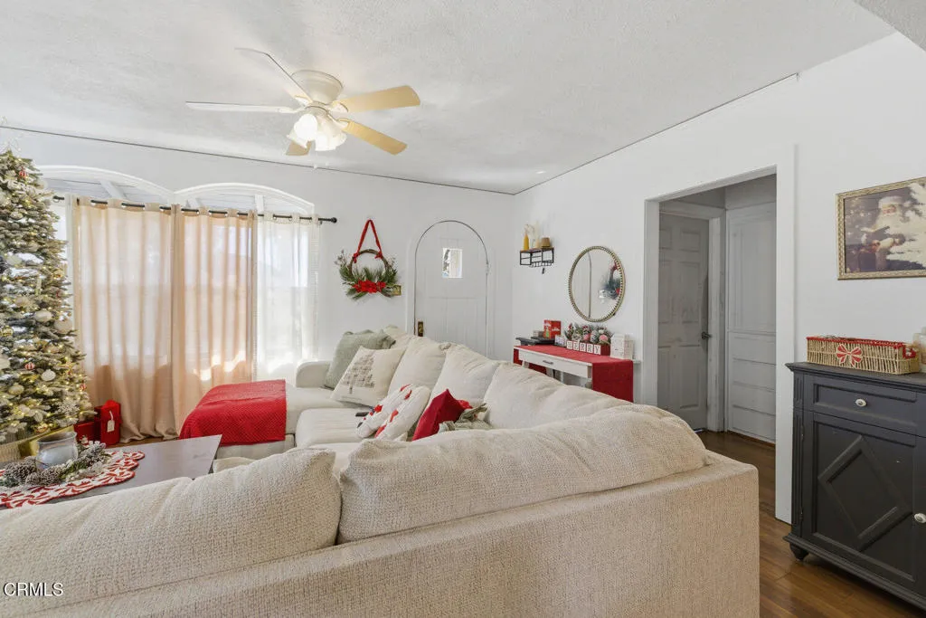55 Barry Drive, Ventura, California 93001 home-pic-3