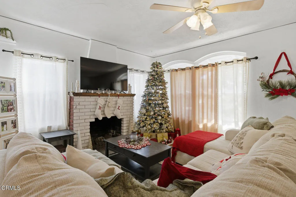 55 Barry Drive, Ventura, California 93001 home-pic-2