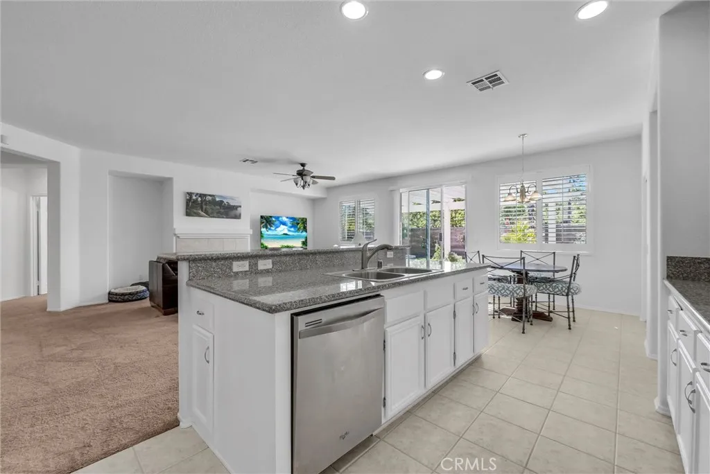 1778 Kapalua Bay Lane, Corona, California 92883 home-pic-11