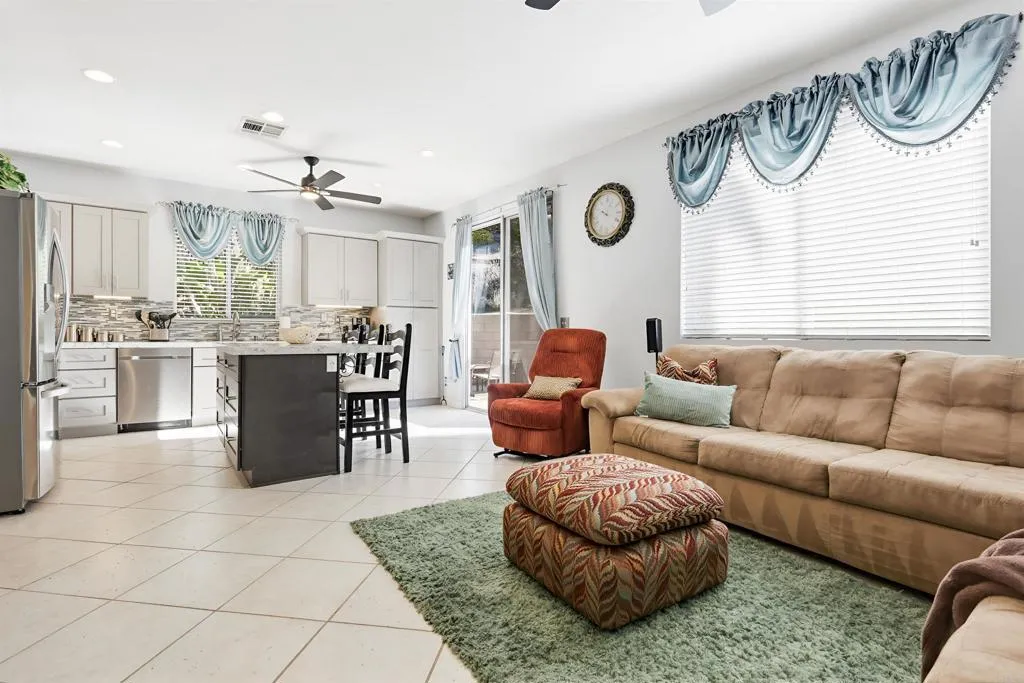 868 Panella Court, Oceanside, California 92057 home-pic-11