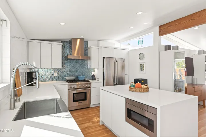 UpmarketMedia_1040Dover-068