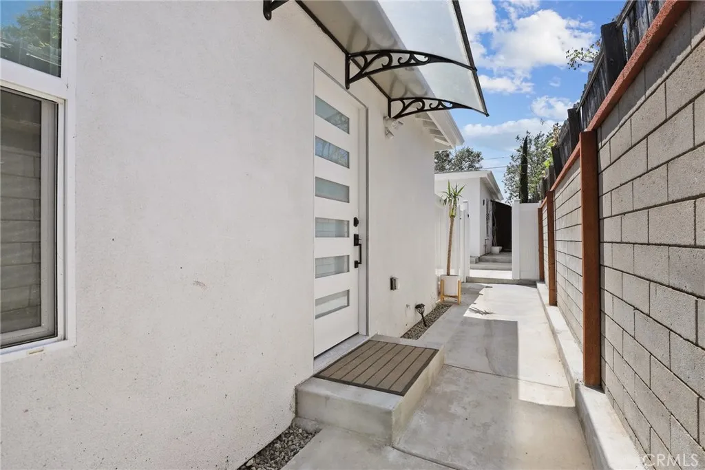 2129 N Pepper Street, Burbank, California 91505 home-pic-52