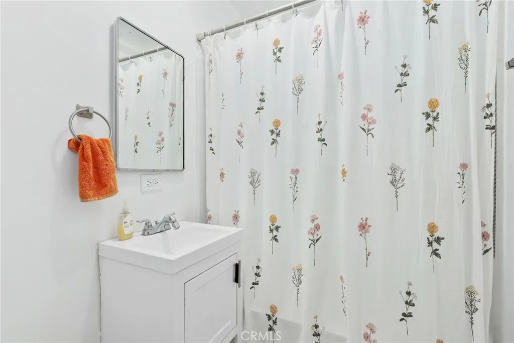 2129 N Pepper Street, Burbank, California 91505 home-pic-22