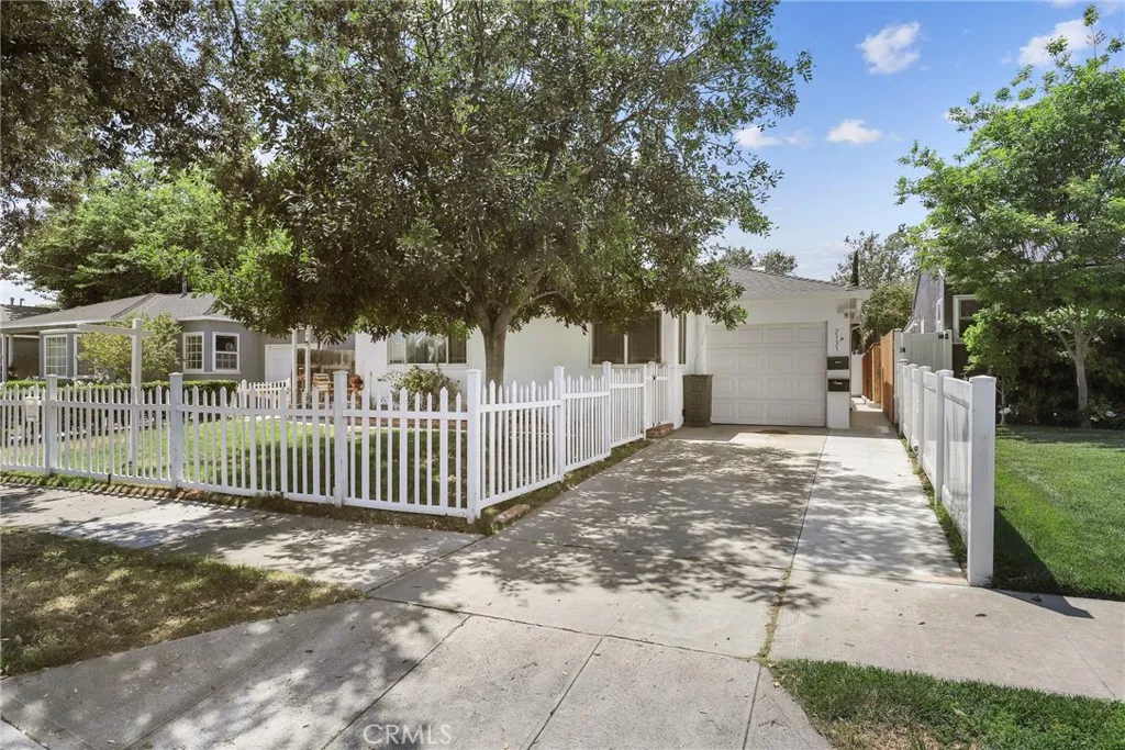 2129 N Pepper Street, Burbank, California 91505 home-pic-54