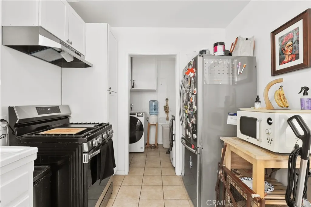 2129 N Pepper Street, Burbank, California 91505 home-pic-17