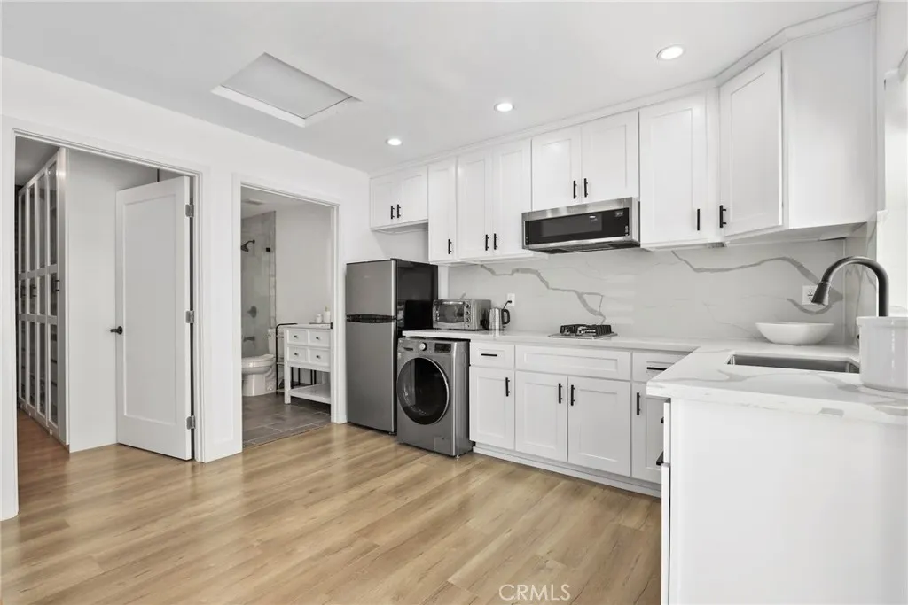 2129 N Pepper Street, Burbank, California 91505 home-pic-47