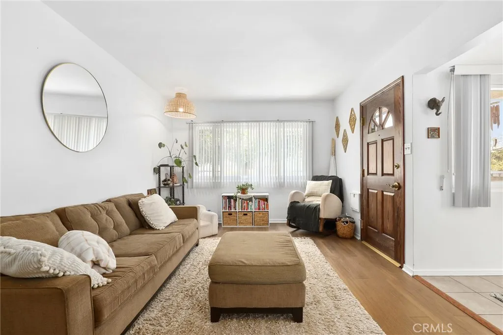 2129 N Pepper Street, Burbank, California 91505 home-pic-9