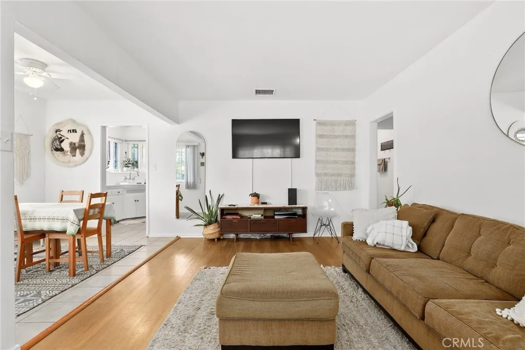 2129 N Pepper Street, Burbank, California 91505 home-pic-12