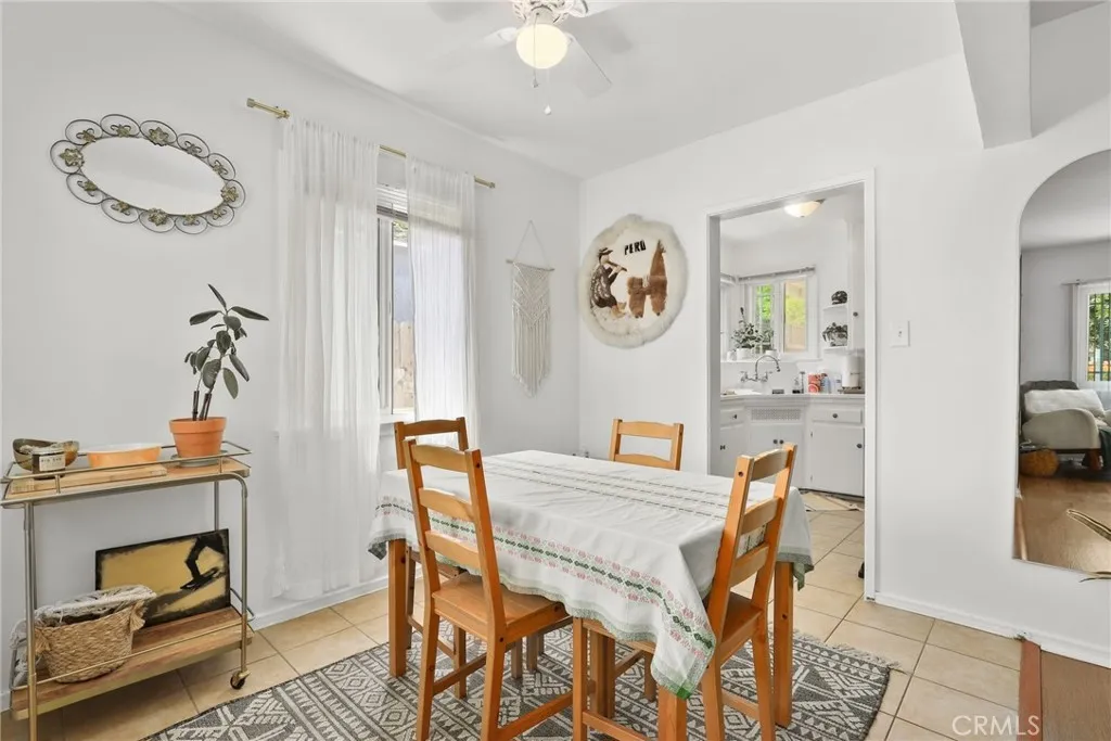 2129 N Pepper Street, Burbank, California 91505 home-pic-14