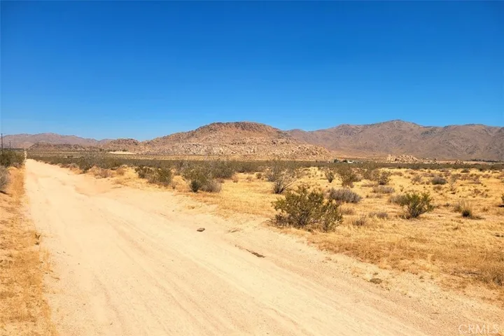 38 Japatul Rd, Apple Valley, California 92307