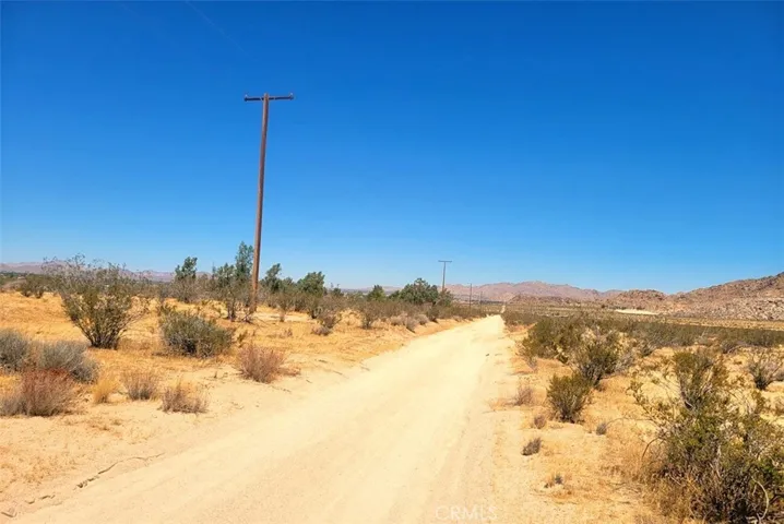 38 Japatul Rd, Apple Valley, California 92307