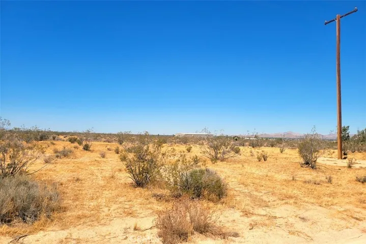 38 Japatul Rd, Apple Valley, California 92307