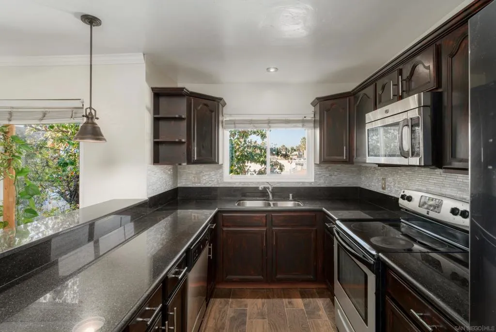 3207 Midway Dr 104, San Diego, California 92110 home-pic-7