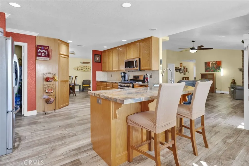 18311 Owatonna Road, Apple Valley, California 92307 home-pic-16