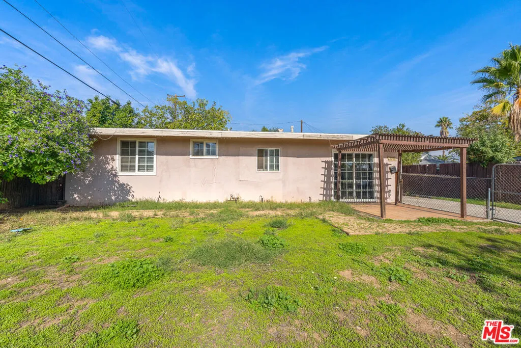 2218 Broadway Avenue, San Bernardino, California 92410 home-pic-2