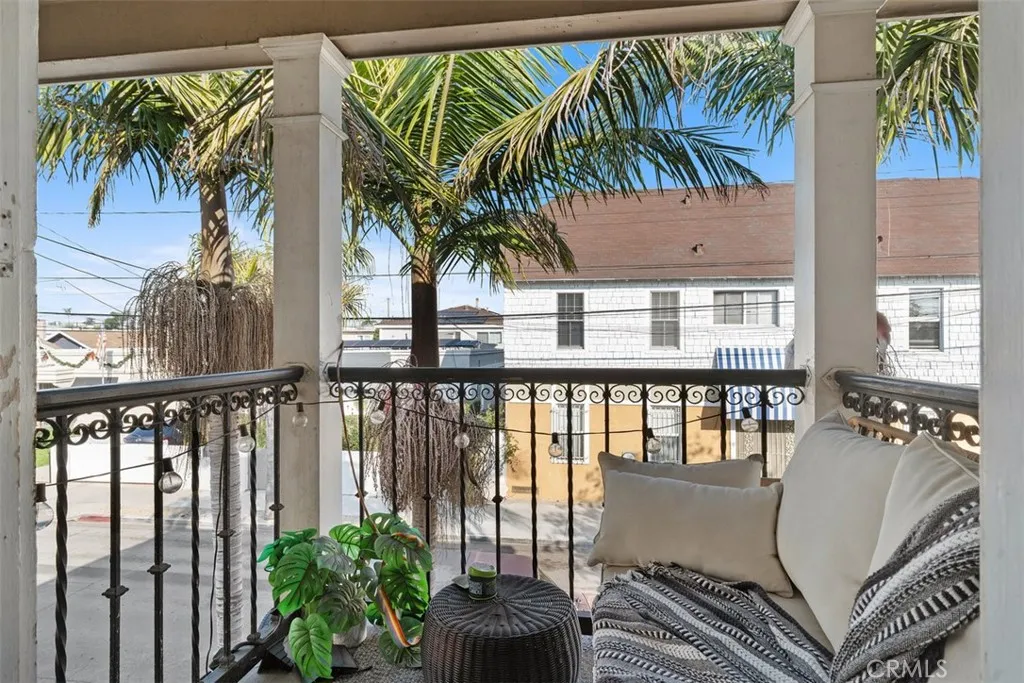 1728 E Florida Street, Long Beach, California 90802 home-pic-22