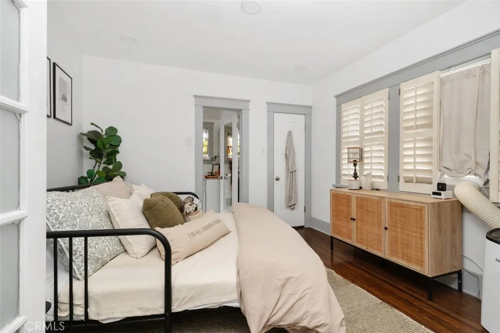 1728 E Florida Street, Long Beach, California 90802 home-pic-26