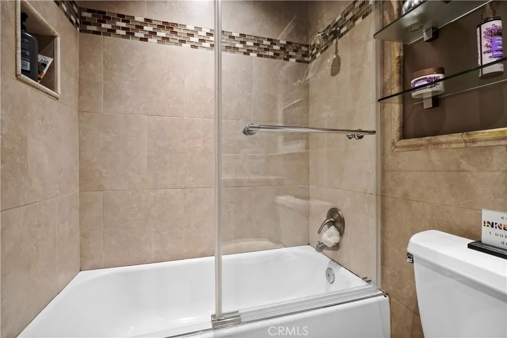 15457 Moorpark Street 1, Sherman Oaks, California 91403 home-pic-11