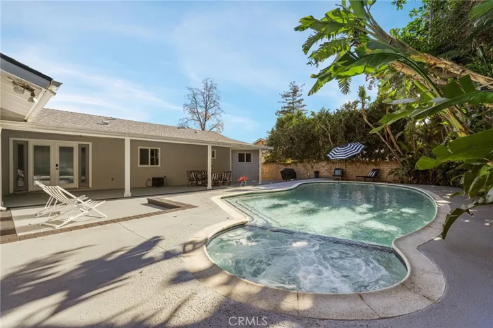 9841 Donna Avenue, Northridge, California 91324