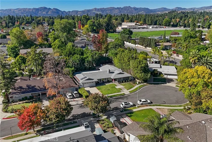 Perfectly set in a special neighborhood