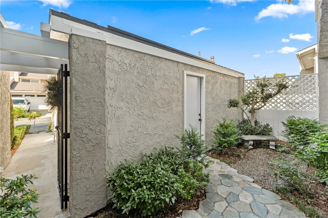18576 Vallarta, Huntington Beach, California 92646 home-pic-1
