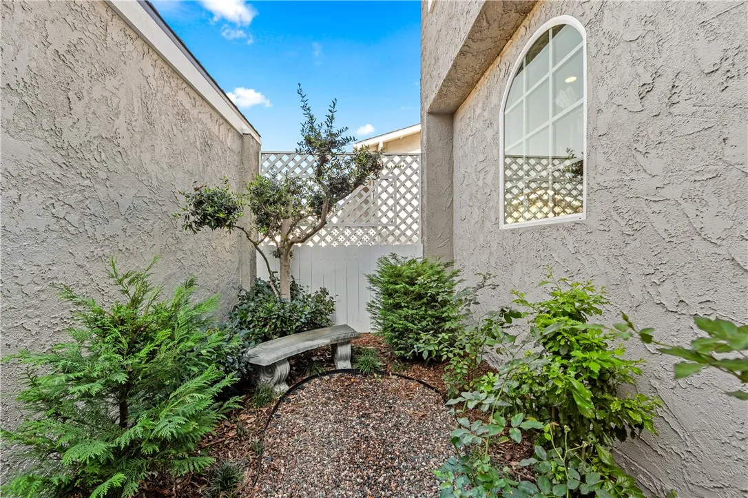 18576 Vallarta, Huntington Beach, California 92646 home-pic-2