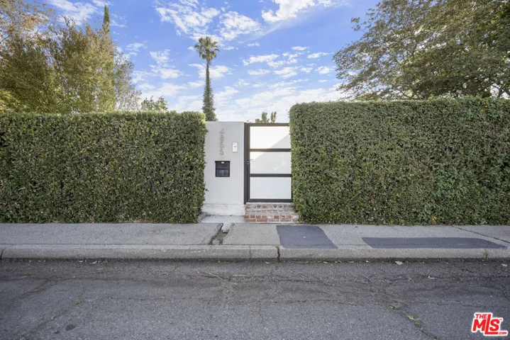 11700 Huston Street, Valley Village, California 91607