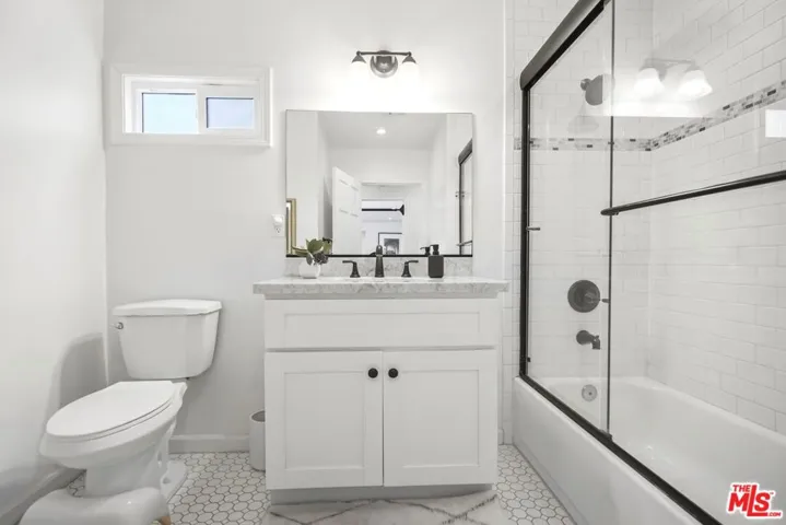 11700 Huston Street, Valley Village, California 91607