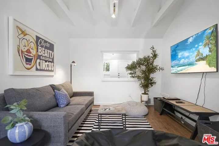 11700 Huston Street, Valley Village, California 91607