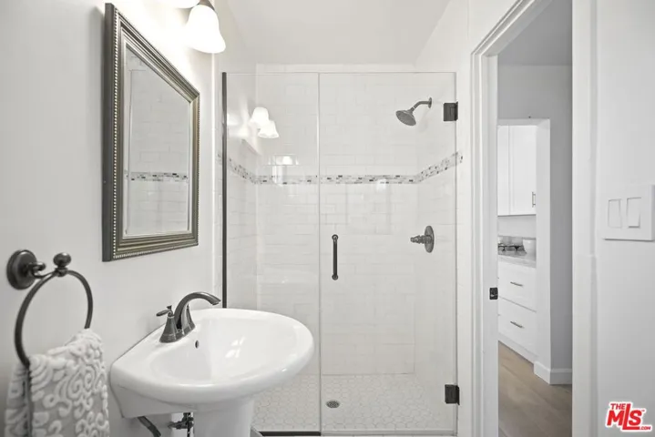 11700 Huston Street, Valley Village, California 91607
